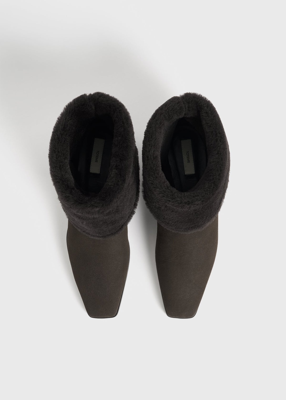 Fold-down shearling boots pepper